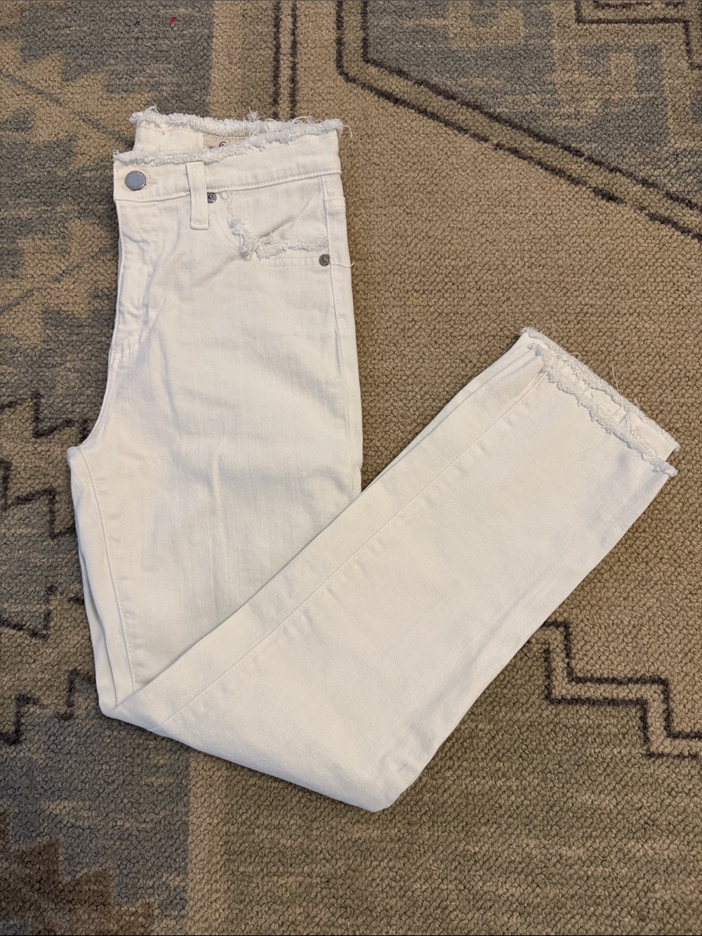 AG size 26 white Isabelle jean like new with 27 inch inseam. High rise